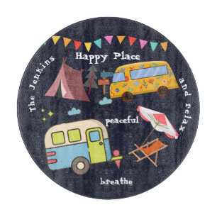 Tabla De Cortar Tablero de camping retro divertido. Texto editable