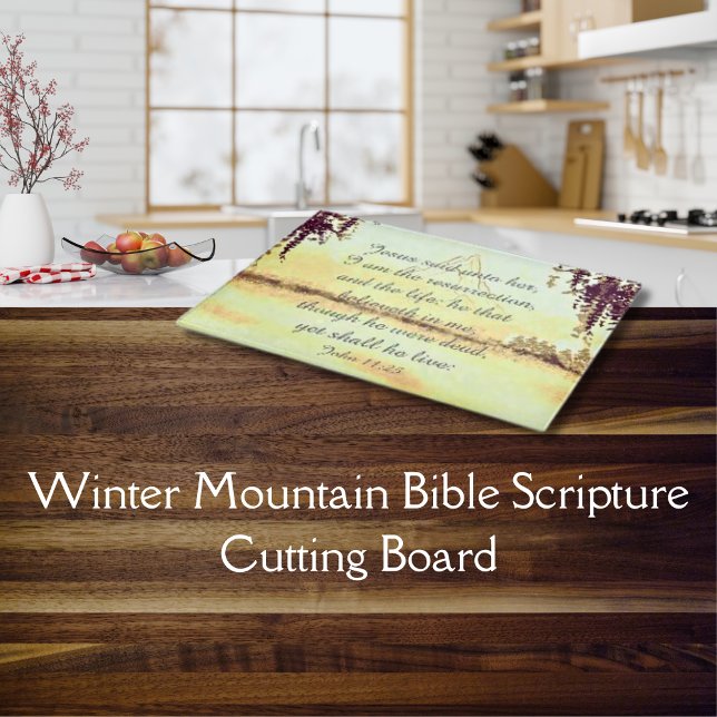 Tabla de corte de guiones de la Biblia de las Mont (Winter Mountain Bible Scripture Cutting Board)