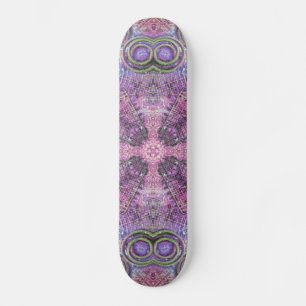 Tabla de monopatín con estampado de joyas rosa y p