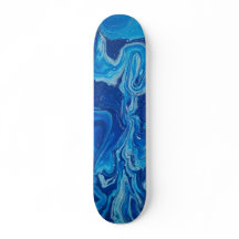 Tabla de skate con diseño del artista J. Mummey