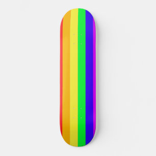 Tabla de skate con franja de arcoíris colorida
