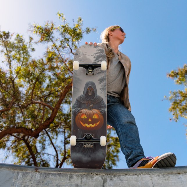 Tabla de Skate Fantasma con una Calabaza (Exterior 1)