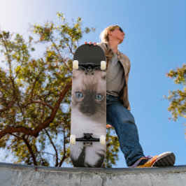 Tabla de Skate Gatico Peludo de Ojos Azules