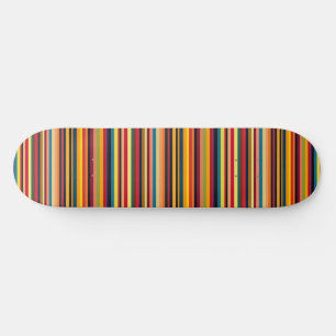 Tabla de skate moderna con franja multicolor retro