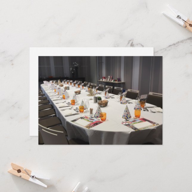 Table pour une invitation à un repas (Anverso/Reverso In Situ)