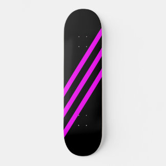 Tablero de monopatín negro con TRES RAYAS PURPURA