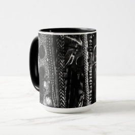 Tachuela en la taza de café de la pared