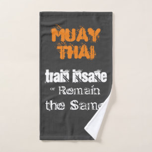 Tailandés de Muay - cita insana del tren