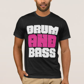Tambor y camiseta de la música del bajo