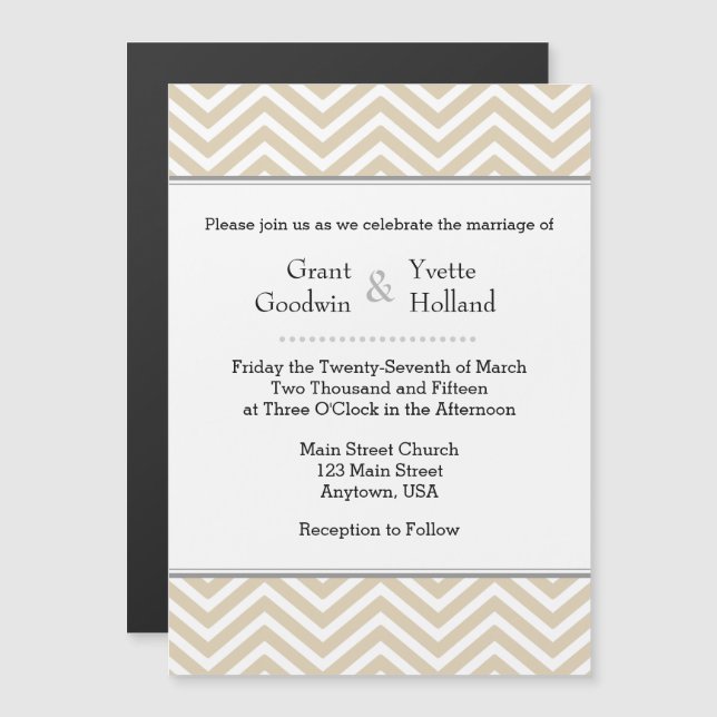 Tan Beige Chevron Invitación a la boda magnética (Anverso/Reverso)