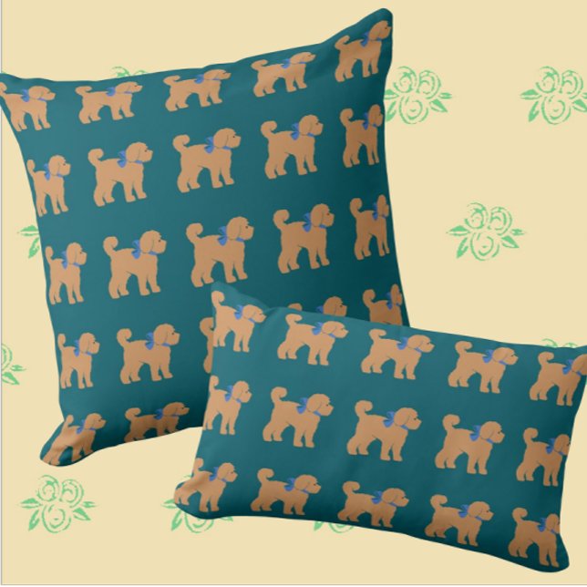 Tan Doodle Perro Perro Oscuro Azul Almohada Verde (Every doodle family needs one of these pillows!)