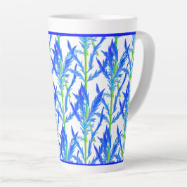 Tansy (L) en una gran taza de latte
