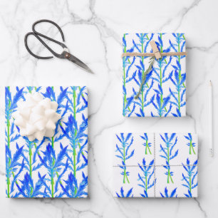 Tansy (L) sobre un conjunto de hojas de papel de e