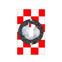 Gallo blanco en control rojo