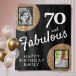 Tapiz 70 y Fabulous Gold Purpurina 2 Photo 70th Birthday<br><div class="desc">70 y Fabulous Gold Purpurina 2 Photo 70th Birthday Tapestry. Purpurina de oro falso sobre negro con 2 fotos - puedes usar una foto vieja y una nueva. Agregue su nombre y edad y haga un excelente y elegante telón de fondo de cumpleaños para la celebración del hito.</div>