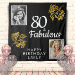 Tapiz 80 y Fabulous Gold Foliage 2 Photo 80th Birthday<br><div class="desc">80 y Fabulous Gold Foliage 2 Photo 80th Birthday Party Backdrop. Un elegante follaje dorado sobre un fondo negro. Añade tus fotos - puedes usar fotos antiguas y nuevas. Agrega tu nombre y edad,  y haz tu propia fiesta de cumpleaños.</div>