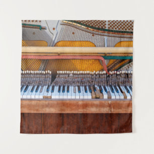 Tapiz Antiguo piano vintage con la tapa apagada. Una rui