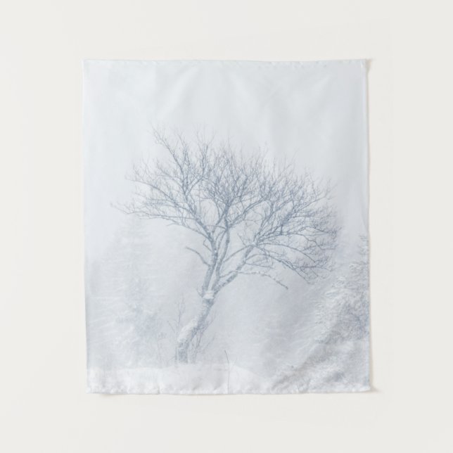 Tapiz Árbol solitario durante tormenta de nieve en invie (Anverso)