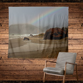 Tapiz Arcoiris y nubes en una playa del río Pistil Oregó