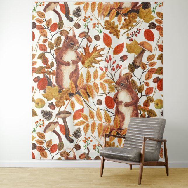 Tapiz Ardillas otoñales y flora otoñal en blanco roto (In situ)