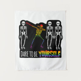 Tapiz Atrévete A Ser Tu Mismo Halloween Dabbing Skeleton