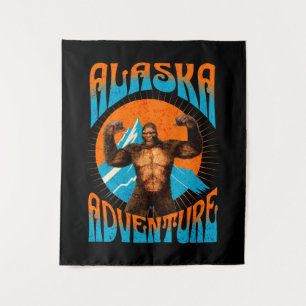 Tapiz Aventura Retro de Sasquatch en la Montaña de Alask