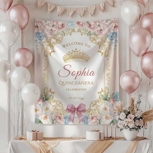 Tapiz Bienvenida a Quinceanera Floral de Bow rosa (Classy Pink Blue Floral Quinceanera Welcome Tapestry)