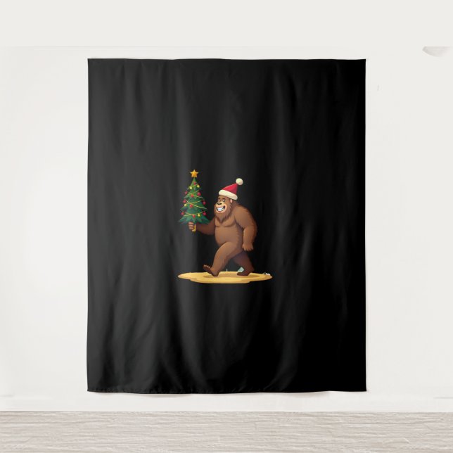 Tapiz Bigfoot Christmas Tree Santa Hat (1) (Anverso)