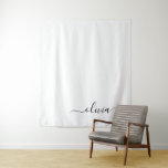 Tapiz Black White Modern Script Girly Monograma Nombre<br><div class="desc">Nombre de monograma de escritura simple en blanco y negro y tapiz inicial. Esto hace que el dulce perfecto cumpleaños 16,  boda,  ducha de novia,  aniversario,  ducha de bebé o fiesta de soltera sea regalo para alguien que ama el lujo glam y los estilos de moda.</div>