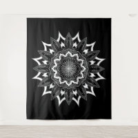 Blanco sobre mandala negra