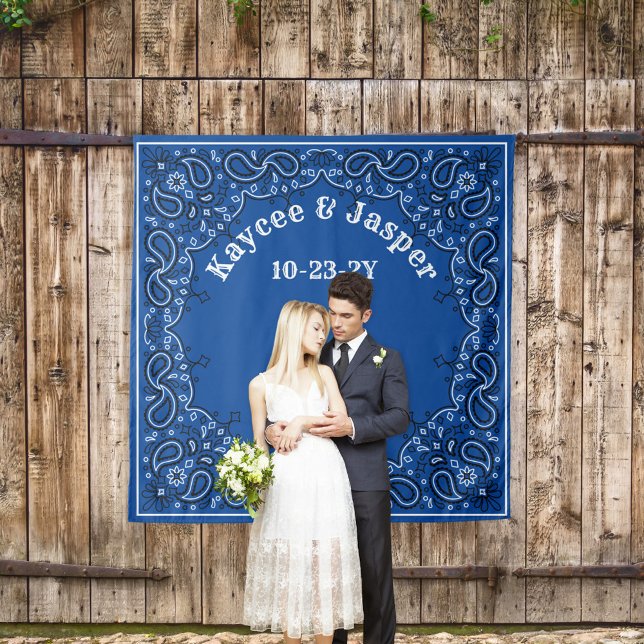 Tapiz Boda occidental Bandana azul foto de fondo (Blue bandana photo backdrop for a your country or western wedding)
