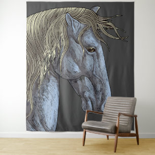 Tapiz Caballo gris majestuoso con melena fluida