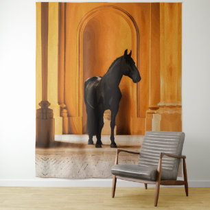 Tapiz Caballo negro elegante en arcada dorada