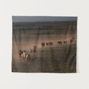 Tapiz Caballos salvajes caminando hacia el desierto