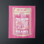 Tapiz Café espresso premium frijoles de comida rosa pop<br><div class="desc">Un ilustracion de un paquete de granos de café molido listos para el espresso. Este diseño de café/barista es parte de mi colección de arte pop gastronómico. Al estilo de un poster de publicidad de comida retro. Un diseño para los amantes del café</div>