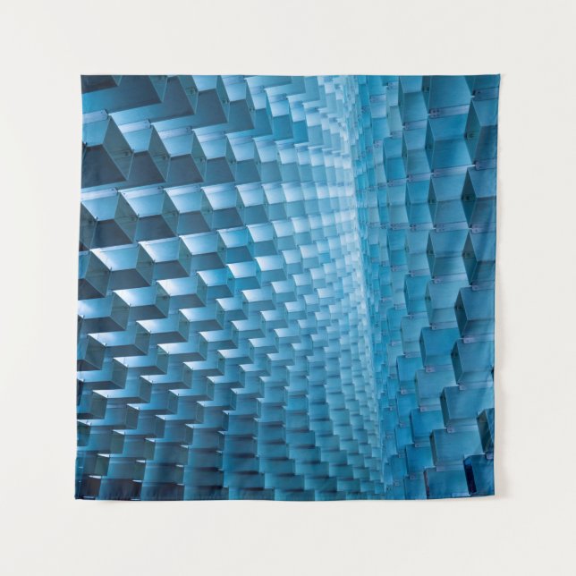 TAPIZ CAMINANDO POR UNA DE LAS ARQUITECTURAS MÁS IMPRESI (Anverso)