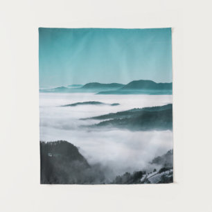 Tapiz Capas de colinas, niebla y árboles
