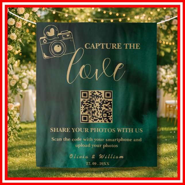 Tapiz Capture The Love Emerald Green & Gold QR Backdrop (Subido por el creador)