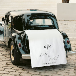 Tapiz Cartel de coche de monograma recién casados