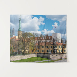 Tapiz Castillo Riga durante el día soleado en Riga, Leto