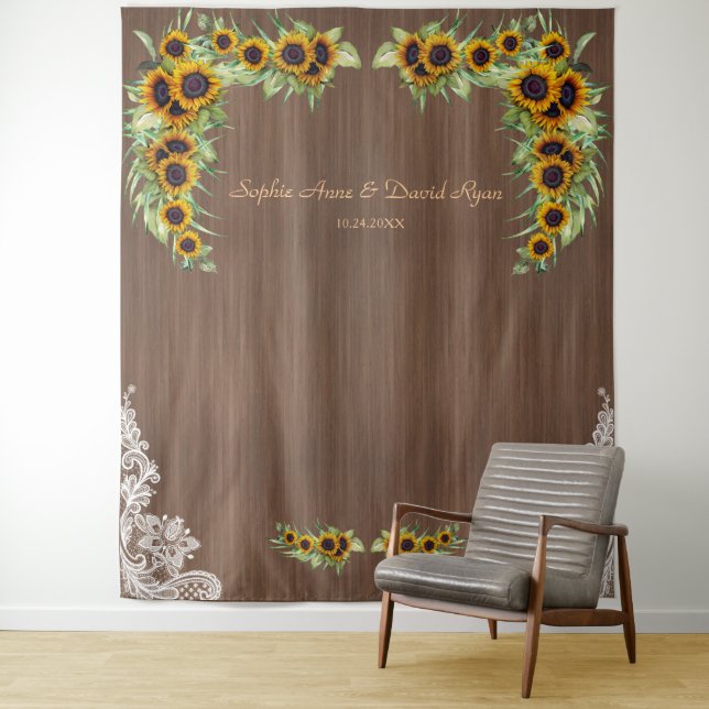 Tapiz Charm Sunflowers Boda Wood Lace Photo Booth (In situ)