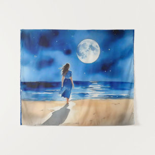 Tapiz Chica en la playa bajo una luna llena