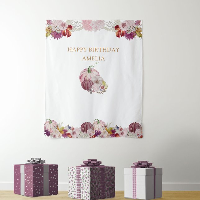 Tapiz Chicas florales rusas de calabaza rosa Cumpleaños (Baby shower or birthday party backdrop with pink autumn pumpkins)