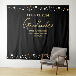 Tapiz Clase 2024 graduación con fondo dorado y negro