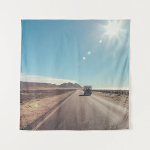 Tapiz Coche en la carretera de asfalto negro