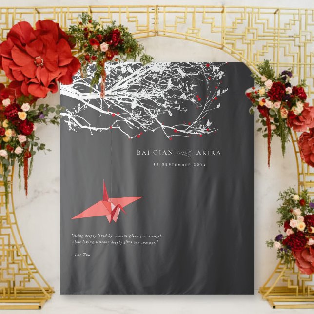 Tapiz Colgar fondo de foto de Boda de grúa de papel de o (Hanging Origami Red Paper Crane On Branches Wedding Photo Backdrop Tapestry @ fatfatin_red_knot)