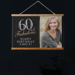 Tapiz Con Marco De Madera 60 y Fabulous Elegant Black 60th Birthday Photo<br><div class="desc">60 y Fabuloso Elegante Tapiz Colgante de Fotografías de Cumpleaños Negro 60. 60 y un texto fabuloso en escritura a la moda con un nombre sobre fondo negro. Personalízalo con tu foto, tu nombre y edad, y haz tu propia fiesta de cumpleaños. Es un gran signo y telón de fondo...</div>