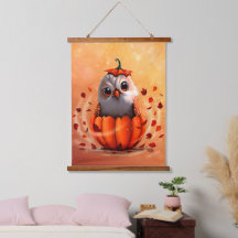 Adorable fauna de un búho: Bosque de otoño