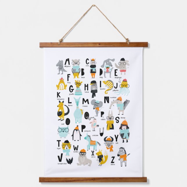Tapiz Con Marco De Madera Alfabeto animal | Algunos Tienen Gorras (Anverso)