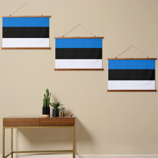 Tapiz Con Marco De Madera Bandera de Estonia (Asimétrico)